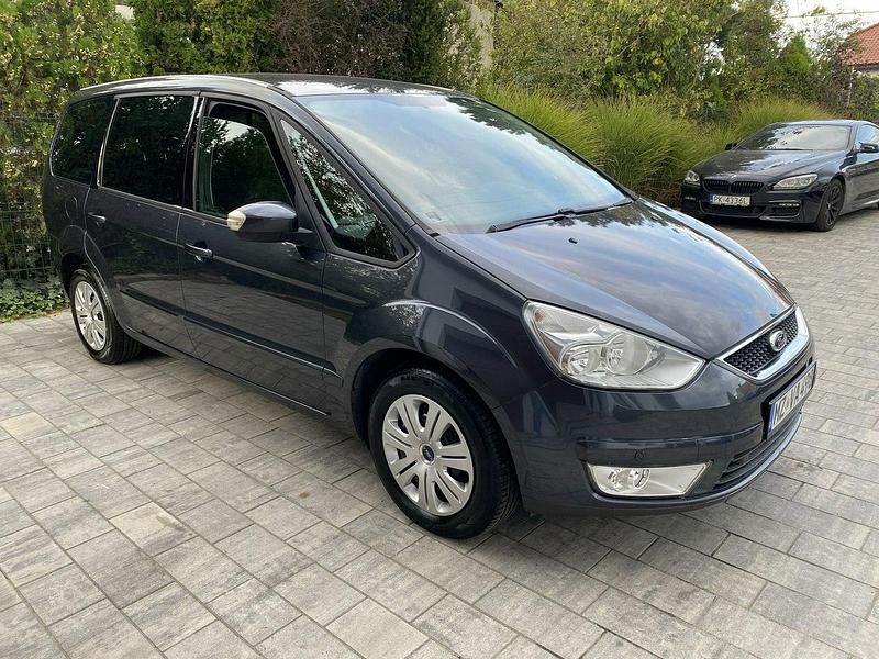 Szary Używany 2009 Ford Galaxy Minivan | 9900 zł - Obraz 1/4