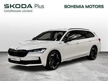 Biały Nowe 2025 Skoda Superb Kombi | 199 990 zł (Dość drogi) - Obraz 1/4