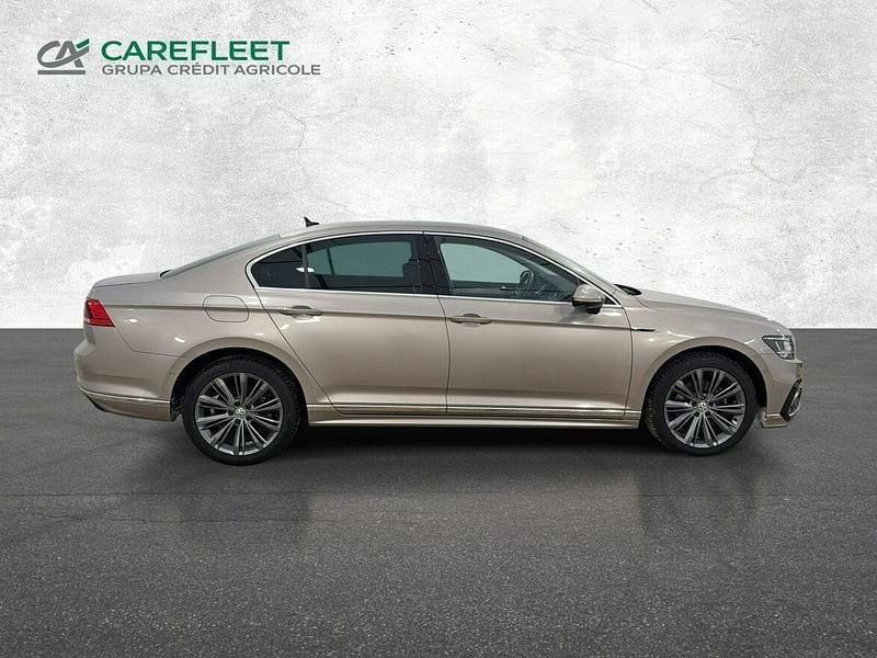 Używany VW Passat Elegance 2019 Srebrny Sedan/Limuzyna