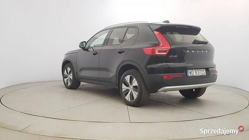 Używany Volvo XC40 Core 163 KM (119 kW) 2022 Czarny SUV