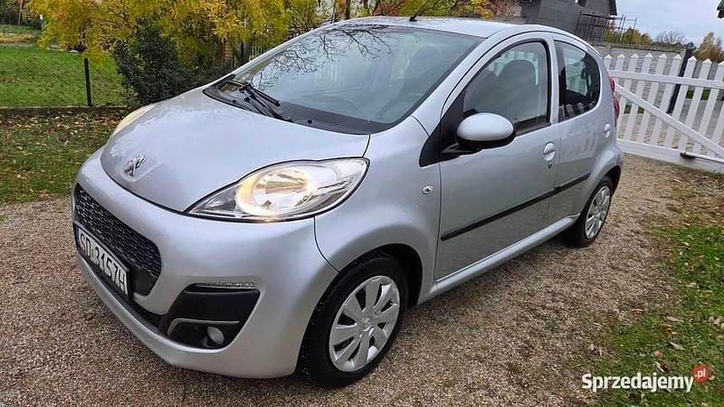 Srebrny Używany 2012 Peugeot 107 Hatchback | 19 900 zł - Obraz 1/4