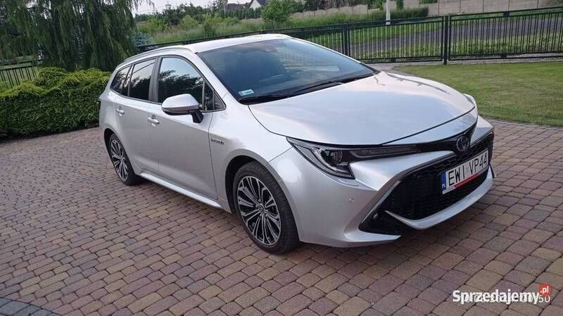Srebrny Używany 2020 Toyota Corolla Comfort Sedan/Limuzyna | 89 999 zł (Dość drogi) - Obraz 1/4