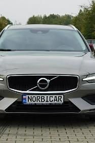 Używany Volvo V60 150 KM (110 kW) 2019 Beżowy (metalik) Kombi