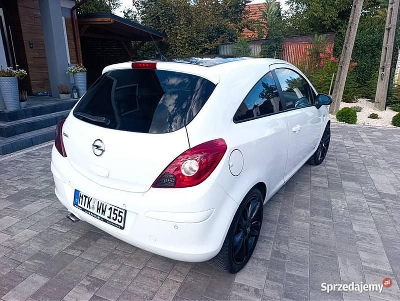 Używany Opel Corsa Edition 2014 Biały Hatchback