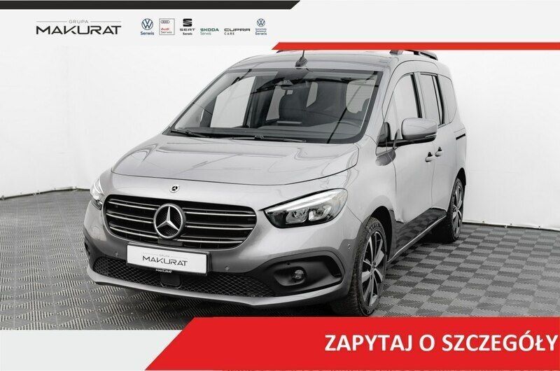 Szary (metalik) Używany 2023 Mercedes T180 Minivan | 129 840 zł - Obraz 1/4