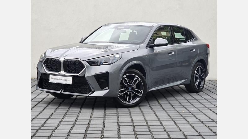 Szary skyscraper metalizowany Używany 2024 BMW X2 Luxury Line SUV | 189 900 zł - Obraz 1/3