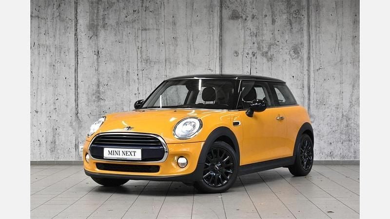 Volcanic orange Używany 2017 Mini Cooper Hatch Hatchback | 44 900 zł (Dobra cena) - Obraz 1/3