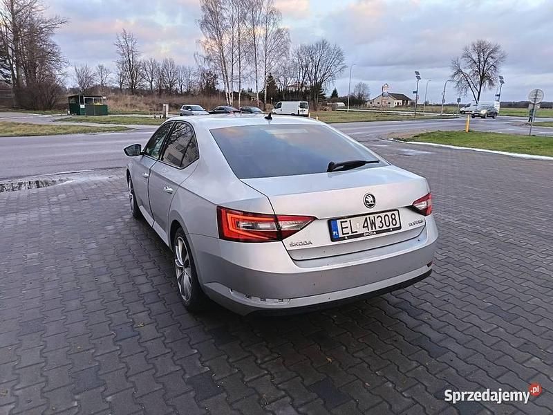 Srebrny Używany 2016 Skoda Superb Hatchback | 41 900 zł (Dość drogi) - Obraz 1/3