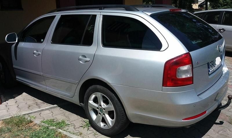 Używany Skoda Octavia 2012 Srebrny Kombi