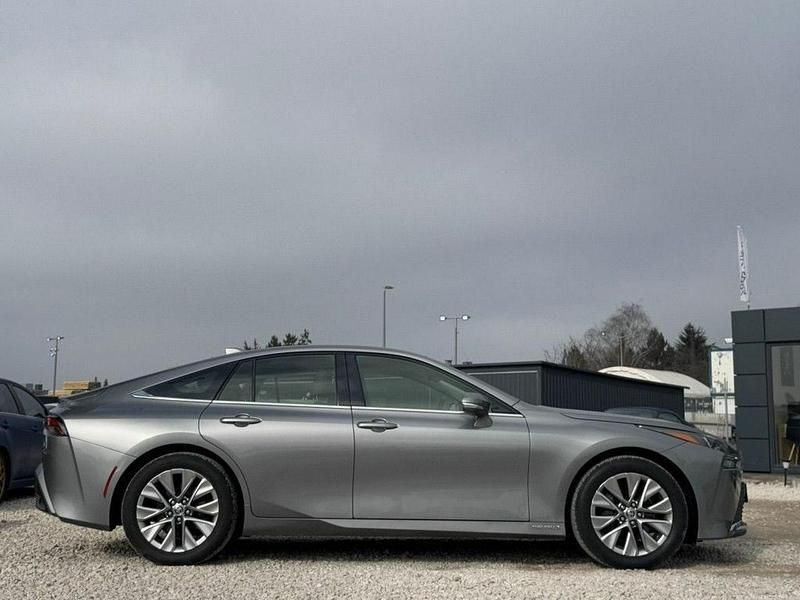 Używany Toyota Mirai 182 KM (133 kW) 2021 Szary (metalik) Sedan/Limuzyna
