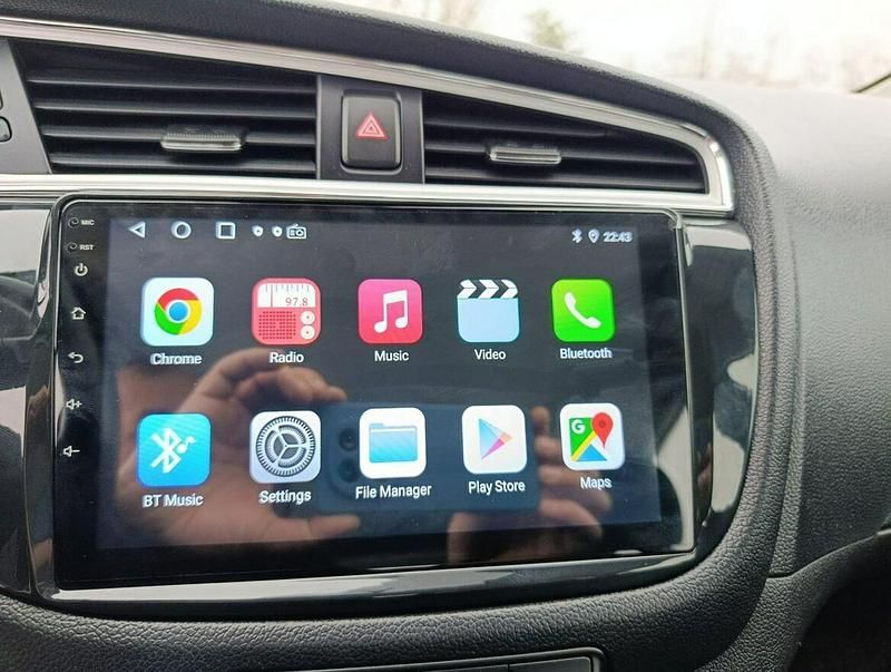 Używany Kia Ceed 99 KM (72 kW) 2018 Biały (metalik) Hatchback