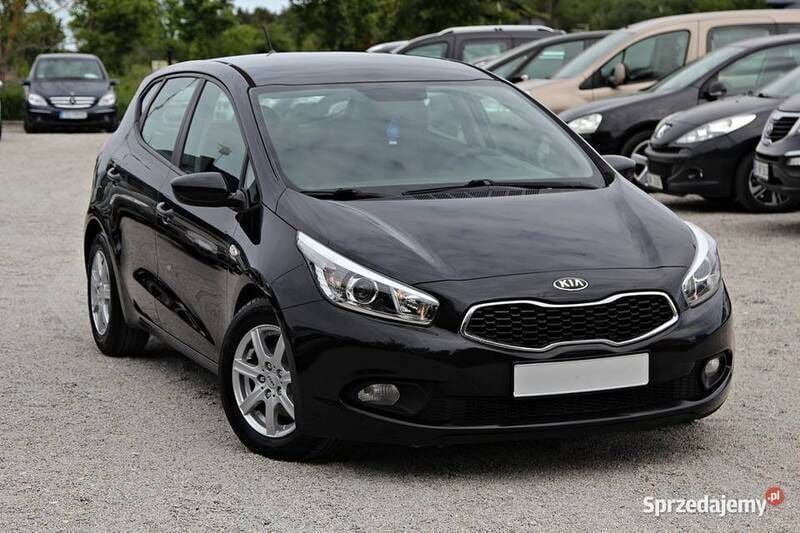Czarny Używany 2012 Kia Ceed Hatchback | 24 900 zł (Uczciwa cena) - Obraz 1/4