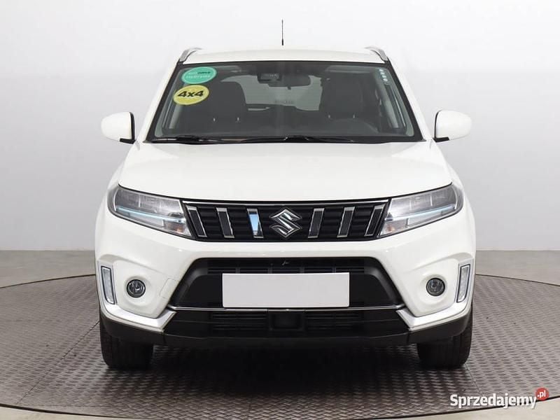 Biały Używany 2020 Suzuki Vitara SUV | 74 999 zł (Dość drogi) - Obraz 1/4