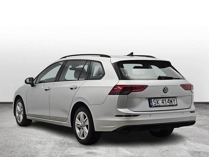 Używany VW Golf VIII Life 130 KM (95 kW) 2022 Srebrny Kombi