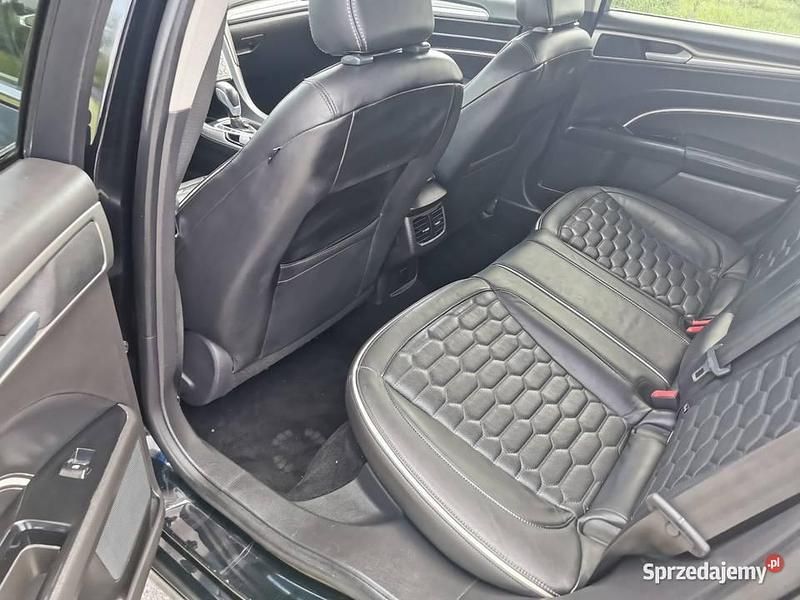 Używany Ford Mondeo Vignale 2017 Czarny Hatchback