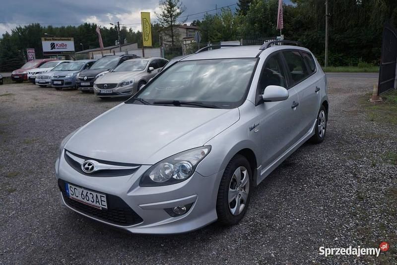 Srebrny Używany 2011 Hyundai i30 Kombi | 17 200 zł (Uczciwa cena) - Obraz 1/4