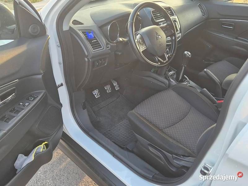 Biały Używany 2017 Mitsubishi ASX SUV | 49 800 zł (Uczciwa cena) - Obraz 1/4