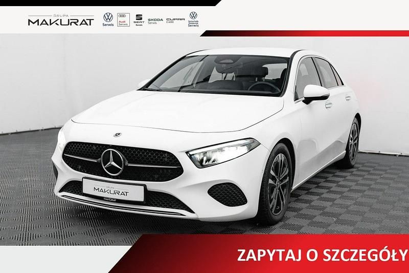 Biały (metalik) Używany 2023 Mercedes A200 Hatchback | 114 850 zł (Dość drogi) - Obraz 1/4