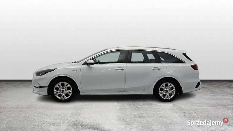 Biały Używany 2022 Kia Ceed Hatchback | 69 900 zł (Uczciwa cena) - Obraz 1/4