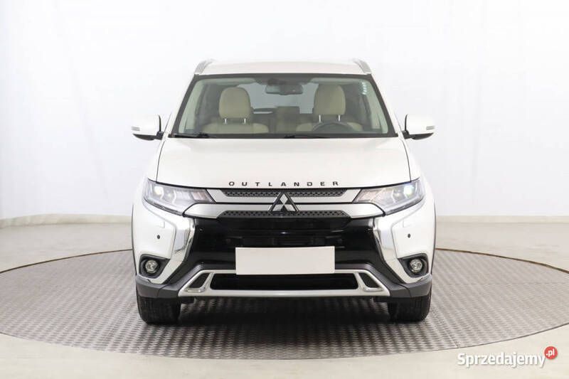 Biały Używany 2020 Mitsubishi Outlander SUV | 98 999 zł (Dość drogi) - Obraz 1/4