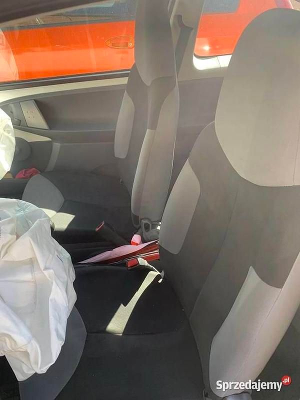 Używany Peugeot 107 68 KM (50 kW) 2010 Hatchback