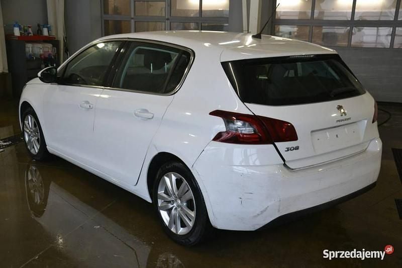 Używany Peugeot 308 130 KM (95 kW) 2016 Biały Hatchback