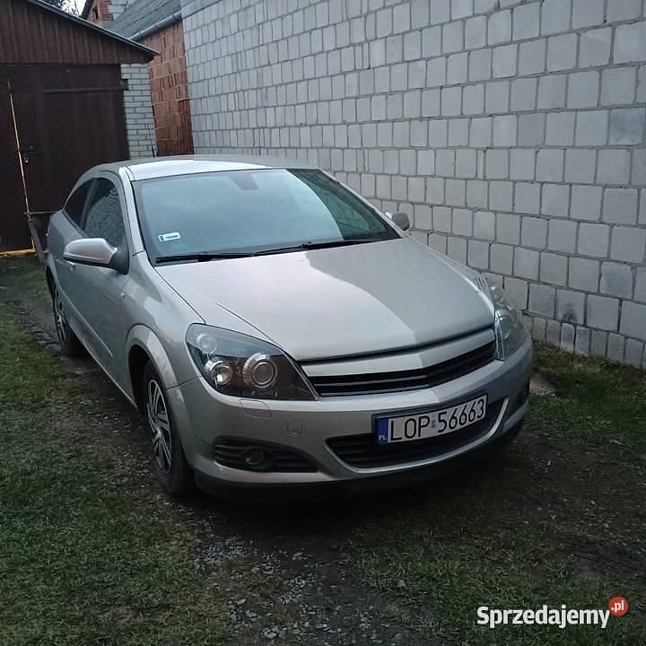 Inny kolor Używany 2005 Opel Astra GTC Hatchback | 3950 zł (Uczciwa cena) - Obraz 1/4