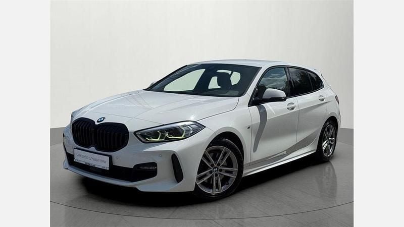 Używany BMW 118 Shadowline 136 KM (100 kW) 2021 Biel alpejska Hatchback