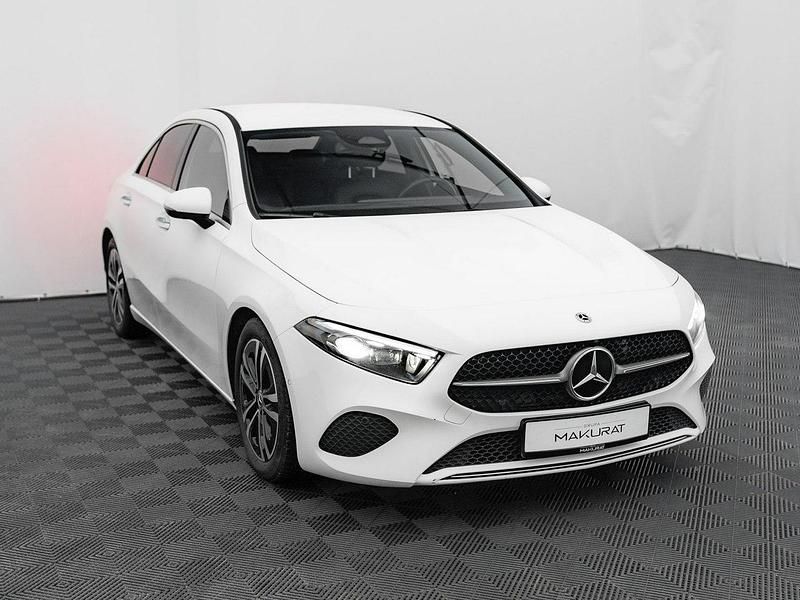 Używany Mercedes A200 150 KM (110 kW) 2023 Biały (metalik) Sedan/Limuzyna