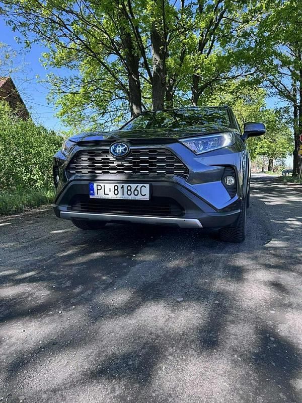 Szary Używany 2020 Toyota RAV4 Hybrid SUV | 115 000 zł (Uczciwa cena) - Obraz 1/4