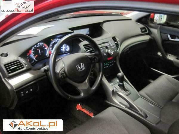 Używany Honda Accord 156 KM (114 kW) 2010 Czerwony Sedan/Limuzyna