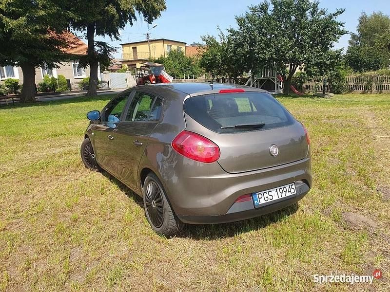 Szary Używany 2007 Fiat Bravo Hatchback | 15 000 zł (Uczciwa cena) - Obraz 1/4