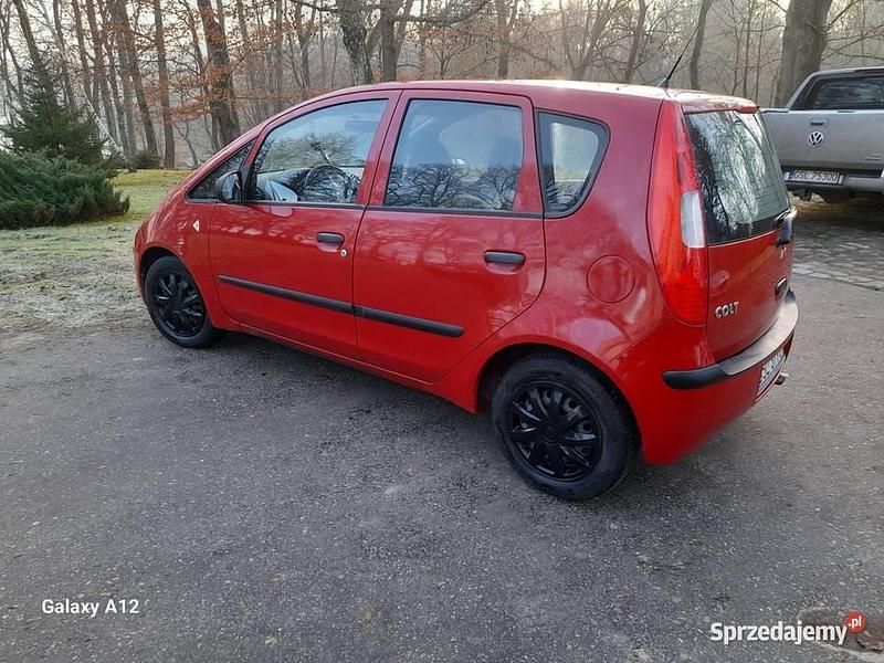 Używany Mitsubishi Colt 2006 Czerwony Hatchback