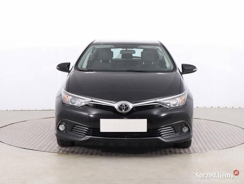 Używany Toyota Auris 132 KM (97 kW) 2016 Czarny Hatchback
