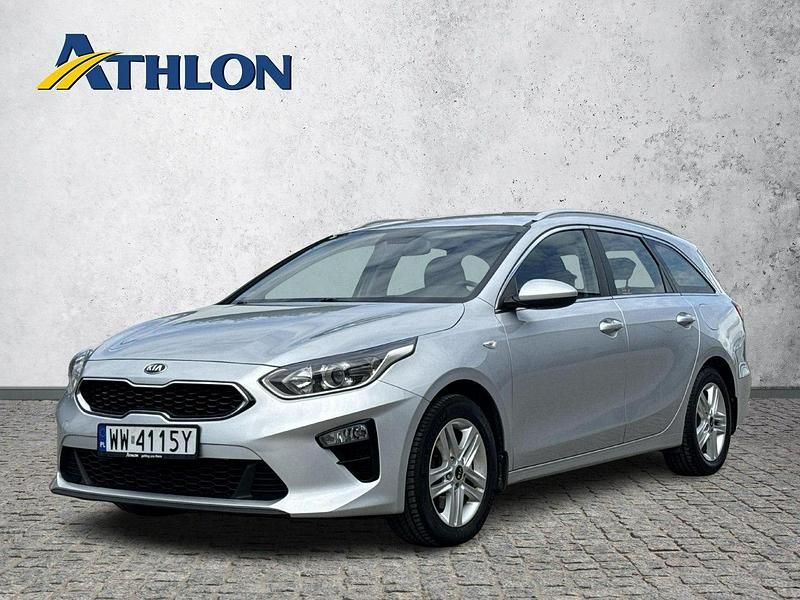 Srebrny (metalik) Używany 2021 Kia Ceed 2 Kombi | 59 900 zł (Dość drogi) - Obraz 1/4