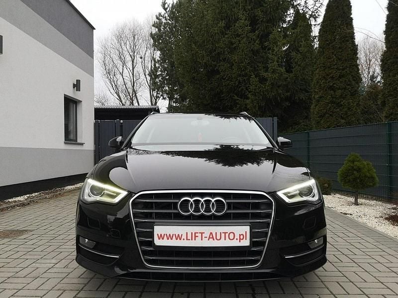 Używany Audi A3 Sportback 150 KM (110 kW) 2013 Czarny Hatchback