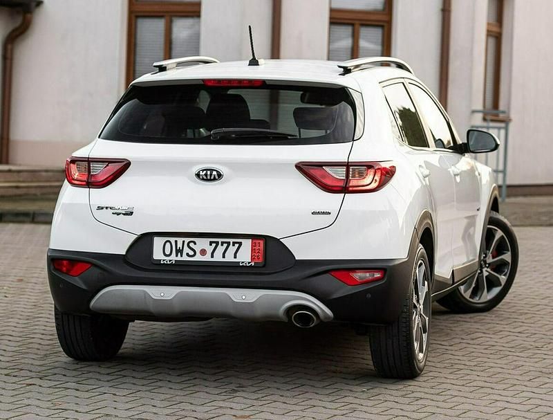 Używany Kia Stonic GT-Line 115 KM (84 kW) 2020 Biały (metalik) SUV