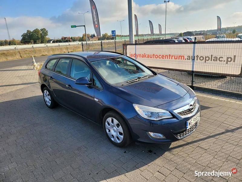 Inny kolor Używany 2011 Opel Astra Sedan/Limuzyna | 18 500 zł (Uczciwa cena) - Obraz 1/4