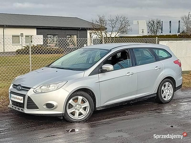 Używany Ford Focus 2014 Srebrny Kombi