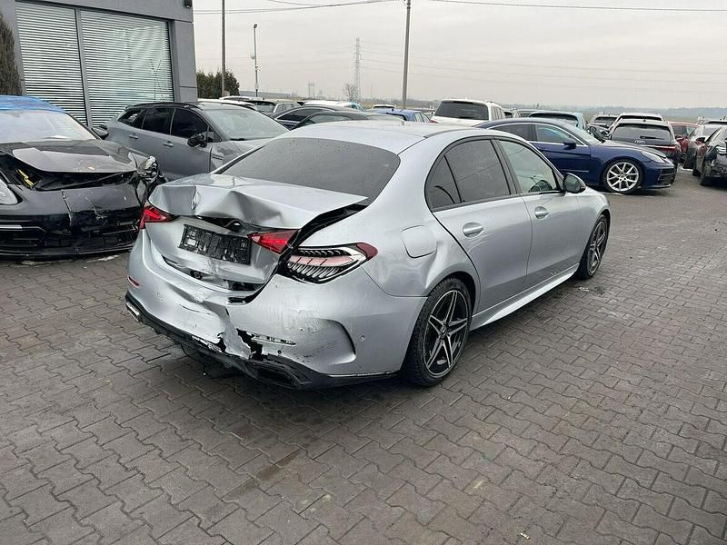 Używany Mercedes C200 AMG line 204 KM (150 kW) 2023 Srebrny (metalik) Sedan/Limuzyna