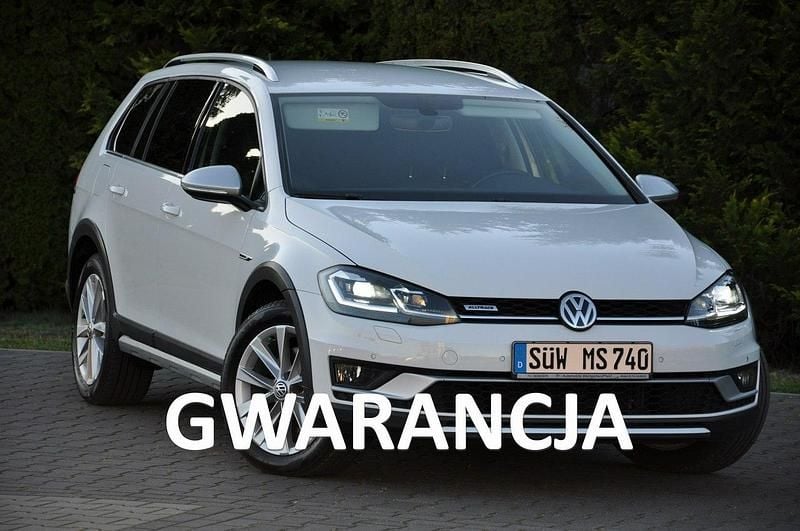 Biały (metalik) Używany 2018 VW Golf VII Kombi | 69 900 zł (Uczciwa cena) - Obraz 1/4