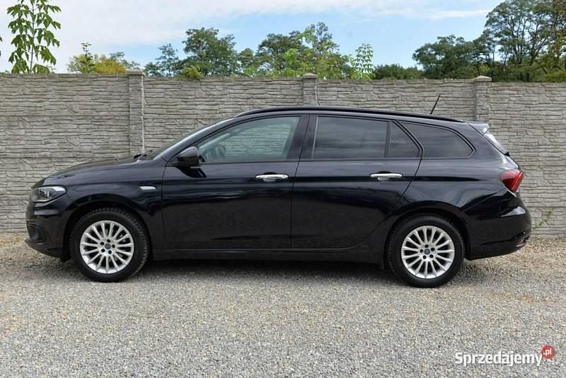 Czarny (metalik) Używany 2019 Fiat Tipo Kombi | 36 800 zł (Dobra cena) - Obraz 1/4