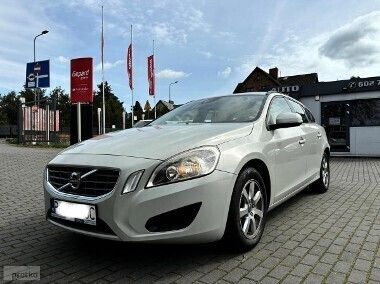 Używany 2011 Volvo V60 Momentum Kombi | 29 990 zł (Uczciwa cena) - Obraz 1/4