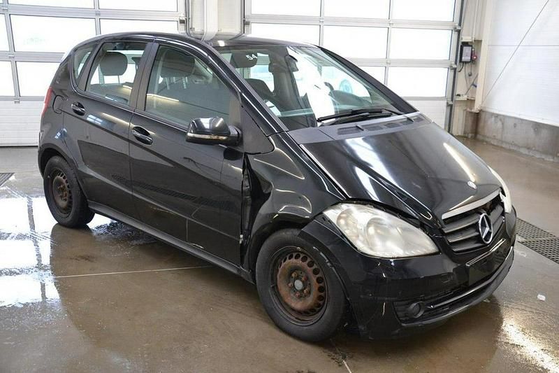 Używany Mercedes A180 109 KM (80 kW) 2008 Czarny Hatchback