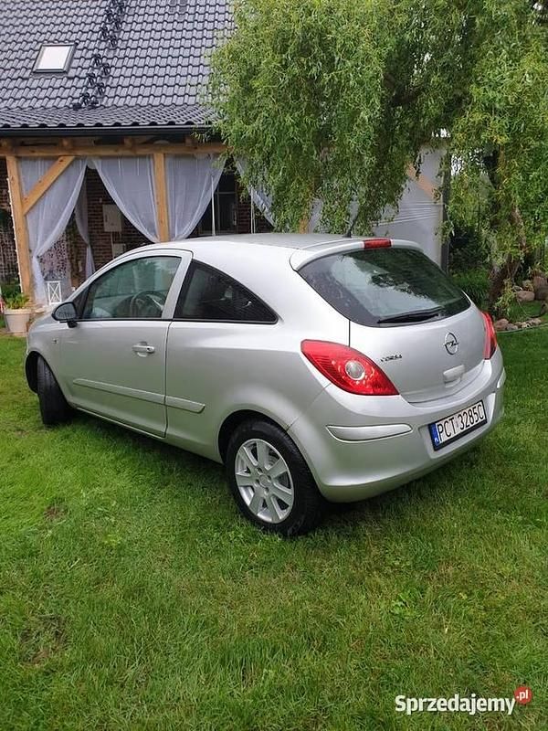 Używany Opel Corsa 2007 Srebrny Hatchback