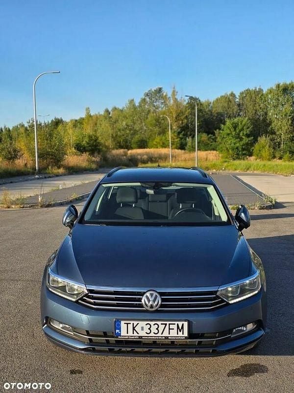 Niebieski Używany 2015 VW Passat Kombi | 44 250 zł (Uczciwa cena) - Obraz 1/4