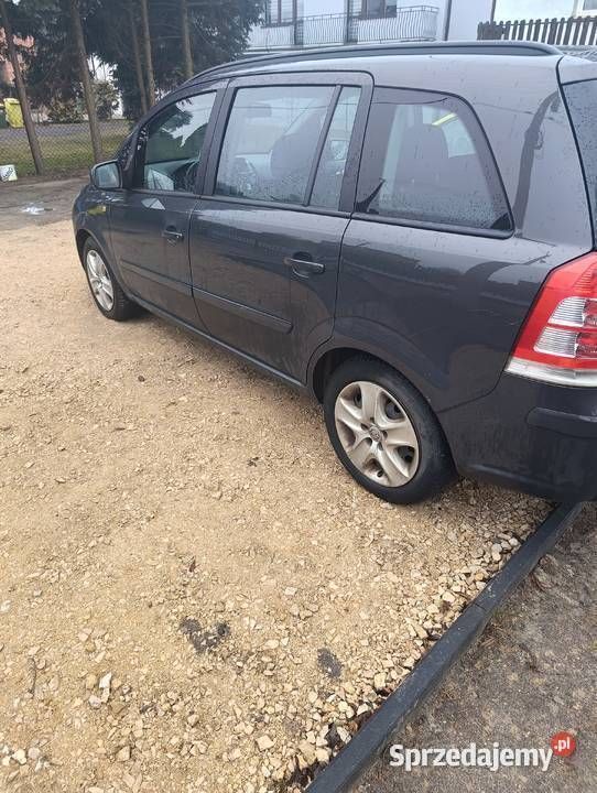 Używany Opel Zafira 2014 Grafitowy Minivan