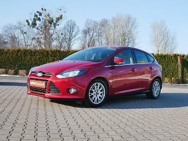 Używany Ford Focus Titanium 115 KM (84 kW) 2011 Bordowy Hatchback
