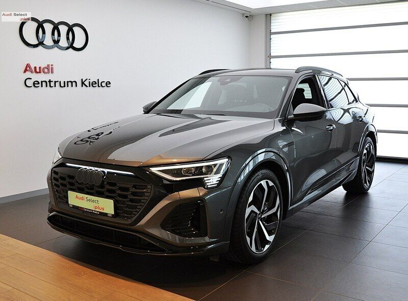 Szary Używany 2023 Audi Q8 e-tron S-Line SUV | 269 980 zł - Obraz 1/4