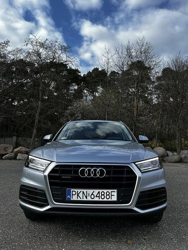 Używany Audi Q5 2018 Srebrny SUV